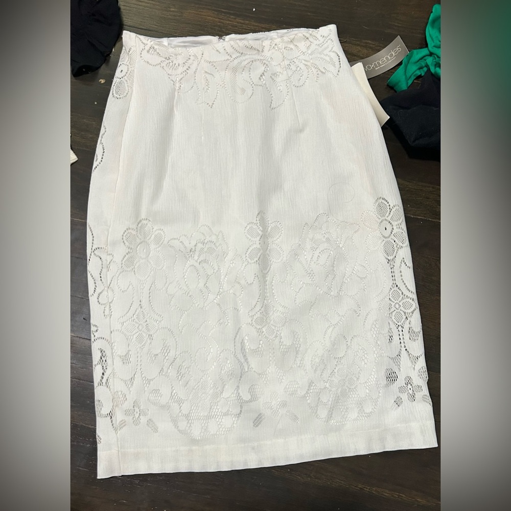 NWT delicate lace pencil skirt